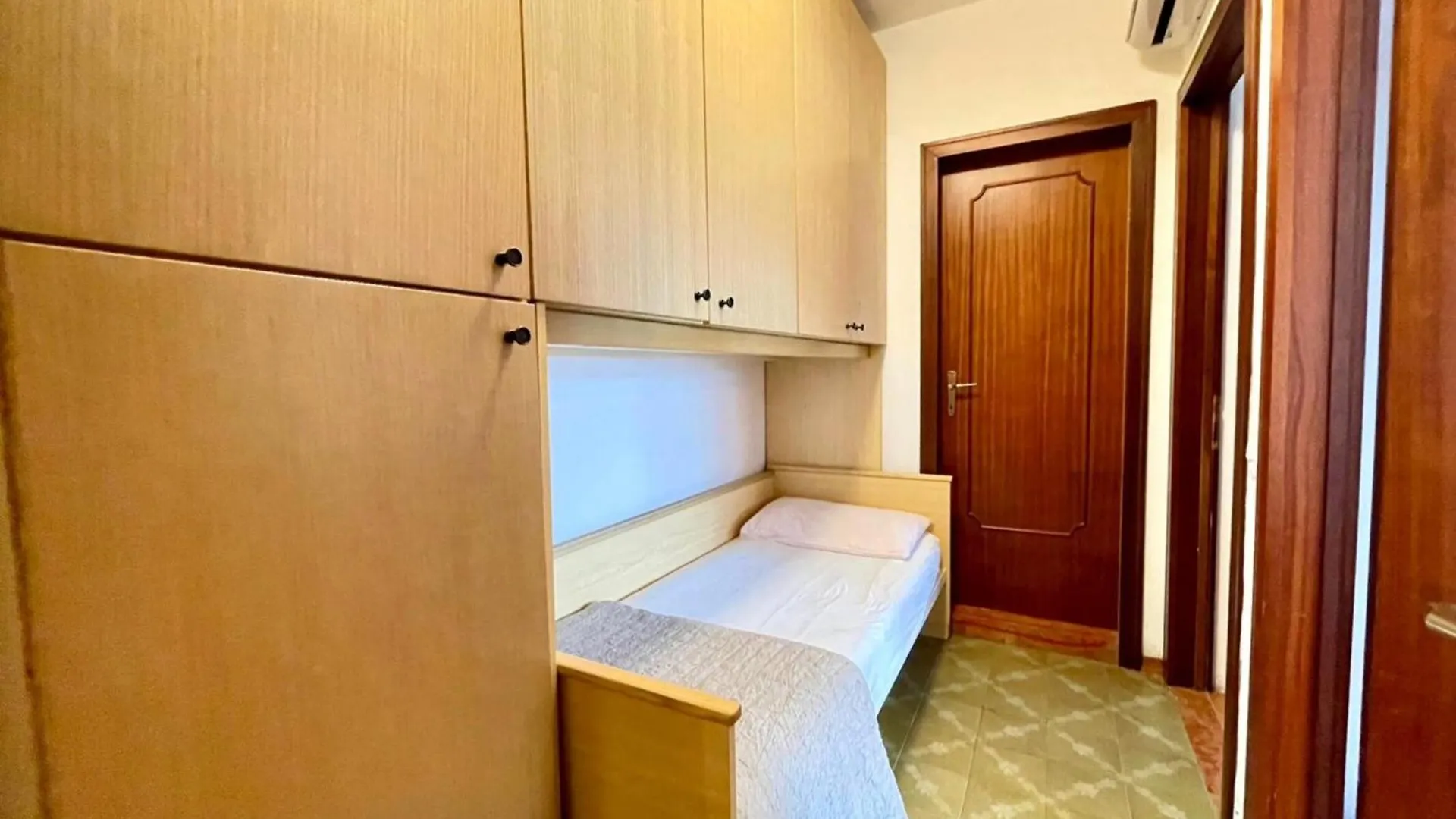 Bright Wide Flat, 130M From The Beach With Shared Pool Porto Santa Margherita di Caorle Italia